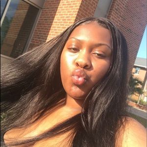 Meet your Posher, Janay